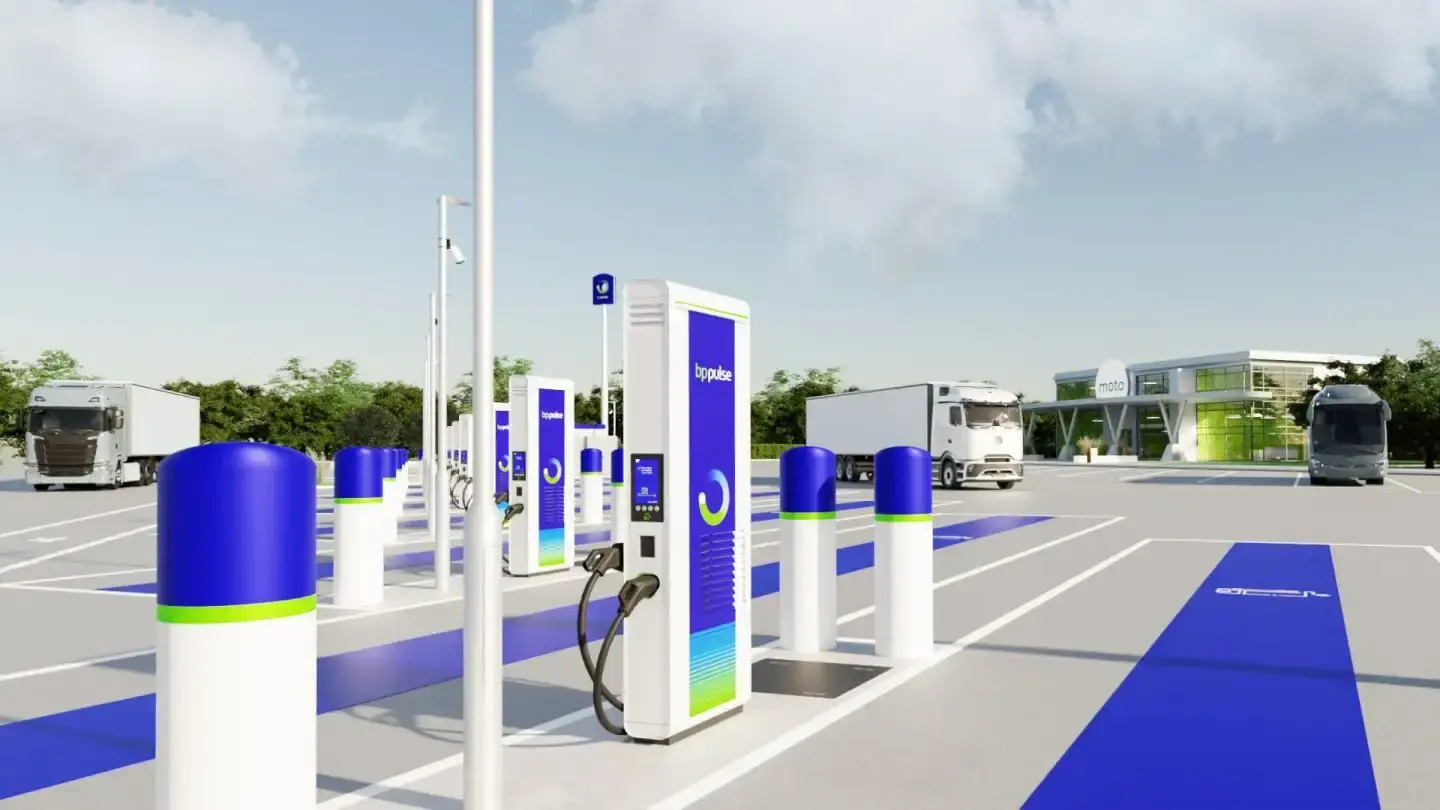 Charging Ahead: bp Pulse and Moto Launch UK’s First Public Electric Truck Charging Network
